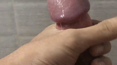 masturbating with big tit and cumm