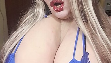 Watch Susi giving a good blowjob