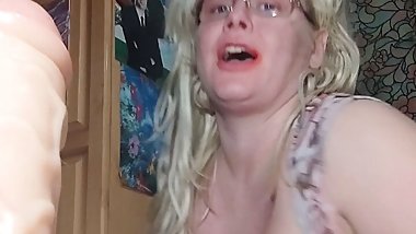 Try horrse dildo in ass
