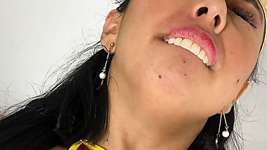 LINA HENAO DRESSES UP AS A WONDER WOMAN TO DEDICATE A SQUIRT TO HER #1 FAN