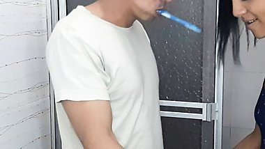 I give my stepbrother a blowjob in the bathroom