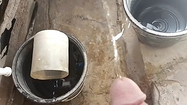 Extreme Pissing