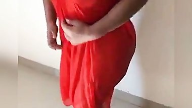 Indian hot aunty big natural boobs red hot  milf aunty