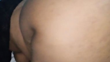 Seduces father-in-law by showing black ass