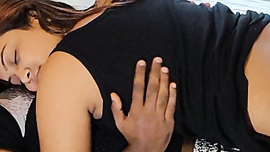 Morning desire of a couple leads to a fucking session