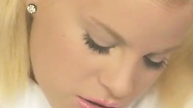 Pussy fingering teen goes solo