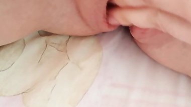 MASTURBATING A WET PINK PUSSY