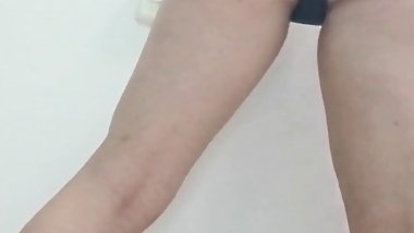 Masturbate until I have orgasms-