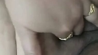 Bhabhi ne video call pe hi Pani nikal diya