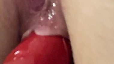 Babygurl shoving toy in ass