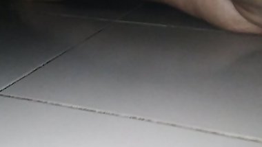 vivahit bhabhe ghar par akele chudaee karate hai