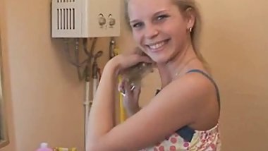 Sweet Sarah Fingering deeply in comport room