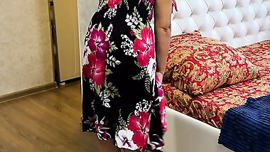 Mature lady herself bent down and lifted her ass for anal sex