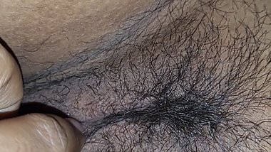 Rat me sote hui behan ki balo wali chut dekh muth mari. Risky capture for u all.