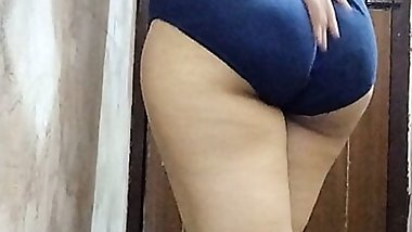 Gym s aakr ladki ne kapde change kiye hue nangi banaya video hot gym girl