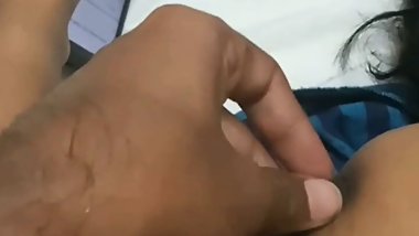 Tom and Jerry dekh rahi masoom si step behen ko nanga kar ke muh me Kala lund de diya uske bhai ne