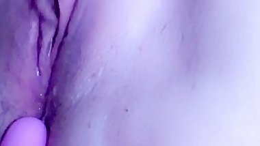Masturbating fat pussy