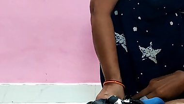 Mousi ki jawan beti ki chudai kar di akele mein