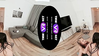 TmwVRnet - Bonnie Dolce & Lola Heart - Crazy orgy on the floor